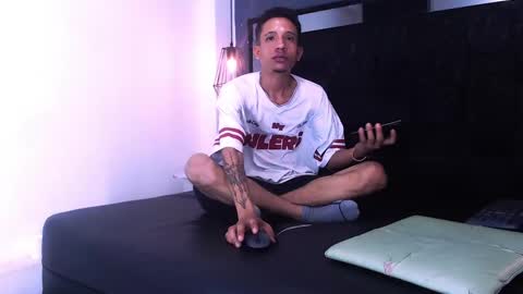 Snapshot of anxiuos_miller chatting on May 28, 2026, 5:05 am anxiuos miller online show from May 28, 2026, 5:05 am