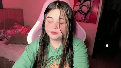   Independent model  online show from May 15, 2026, 1:01 am