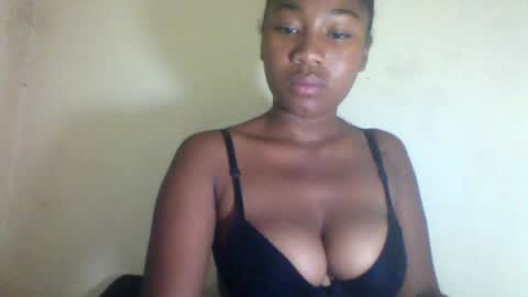 Snapshot of anyah_love chatting on July 12, 2026, 5:04 pm anyah_love online show from July 12, 2026, 5:04 pm