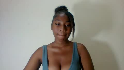 Snapshot of anyah_love chatting on July 18, 2026, 1:15 pm anyah_love online show from July 18, 2026, 1:15 pm