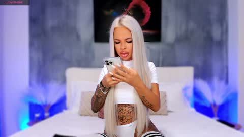 anyas_dolce online show from December 22, 2024, 6:15 pm