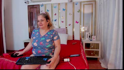 Anyela  online show from February 3, 2026, 3:04 am