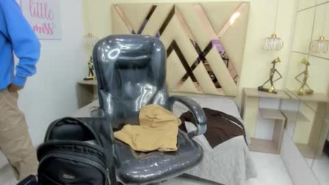 anyelotwink online show from March 8, 2026, 2:04 am