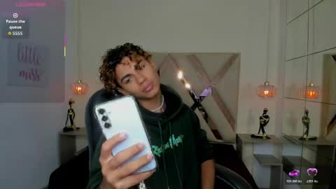 anyelotwink online show from April 14, 2026, 4:18 am