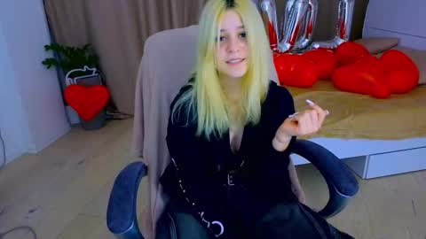 Snapshot of apheliastar chatting on February 8, 2026, 3:59 pm ApheliaStar online show from February 8, 2026, 3:59 pm