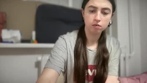 aphr0dite22 online show from March 25, 2026, 11:33 pm