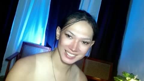Snapshot of aphr0dite_x chatting on March 16, 2026, 5:35 am Roman Goddess online show from March 16, 2026, 5:35 am