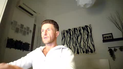 apollobest77 online show from February 4, 2025, 7:33 pm