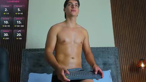 Snapshot of apolo_moon18 chatting on October 21, 2025, 7:36 pm Apolo online show from October 21, 2025, 7:36 pm