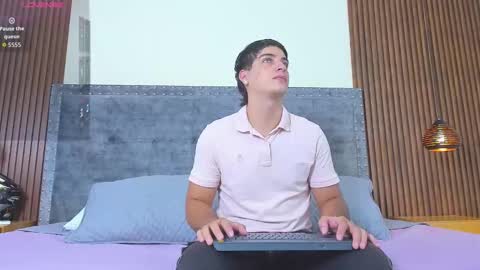 Snapshot of apolo_moon18 chatting on October 31, 2025, 6:31 pm Apolo online show from October 31, 2025, 6:31 pm