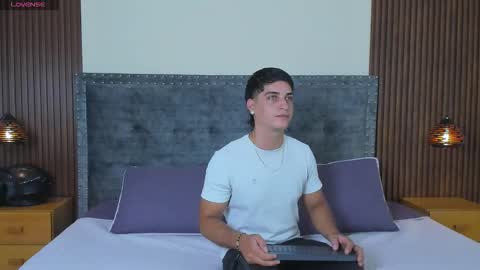 Snapshot of apolo_moon18 chatting on November 7, 2025, 7:25 pm Apolo online show from November 7, 2025, 7:25 pm