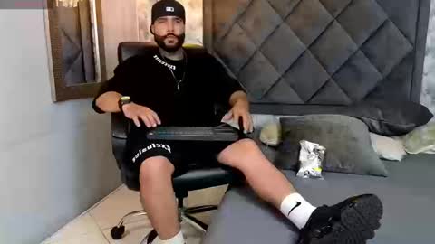 Apolo online show from September 22, 2025, 8:44 pm