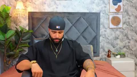 Apolo online show from November 17, 2025, 9:31 pm