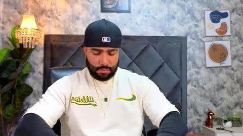 Apolo online show from November 21, 2025, 8:40 pm