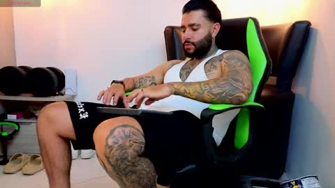 Snapshot of apolo_ryder chatting on May 9, 2026, 11:21 pm APOLO online show from May 9, 2026, 11:21 pm