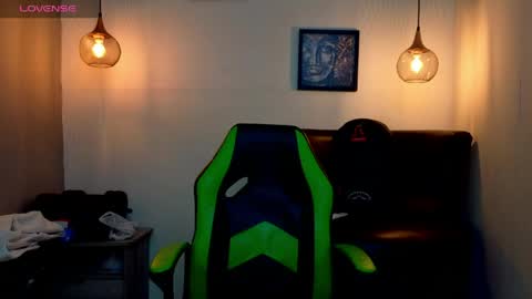 Snapshot of apolo_ryder chatting on May 27, 2026, 1:57 am APOLO online show from May 27, 2026, 1:57 am