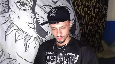 Snapshot of apolo_s chatting on January 5, 2025, 7:07 am Andres online show from January 5, 2025, 7:07 am