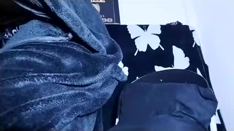 Snapshot of apoloblackbig chatting on February 22, 2025, 7:12 am apoloblackbig online show from February 22, 2025, 7:12 am