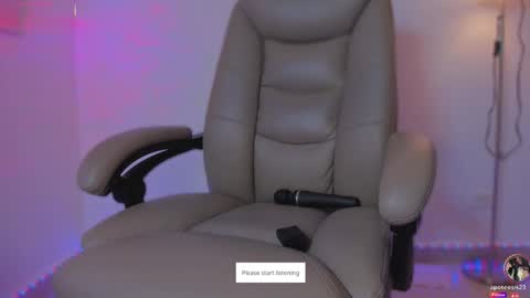 Snapshot of apoteosis_ chatting on February 14, 2026, 8:44 am Apo online show from February 14, 2026, 8:44 am