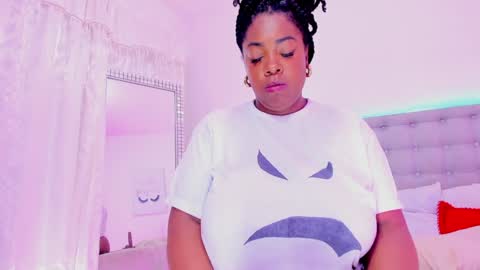 KARLA  online show from February 2, 2025, 9:02 pm