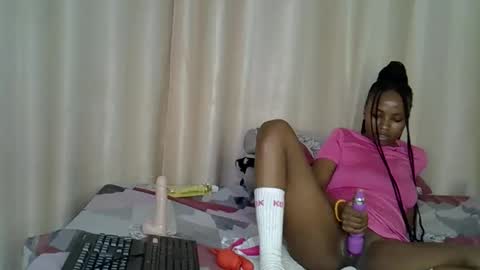 Snapshot of apple_queen24 chatting on February 4, 2026, 1:00 am Apple queen online show from February 4, 2026, 1:00 am