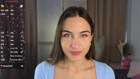 Vicki online show from September 20, 2025, 9:10 am