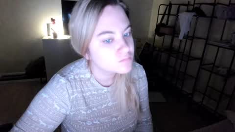 Snapshot of appleyummybuns chatting on November 10, 2025, 11:20 am appleyummybuns online show from November 10, 2025, 11:20 am