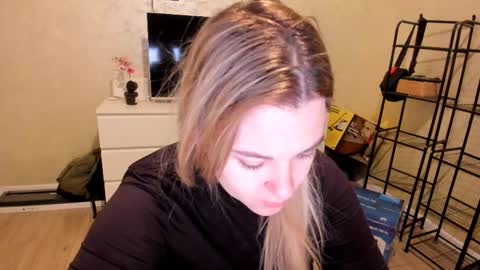 Snapshot of appleyummybuns chatting on November 17, 2025, 4:07 am appleyummybuns online show from November 17, 2025, 4:07 am