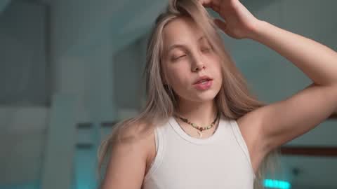  REYNA  my friend   online show from December 19, 2024, 2:57 pm