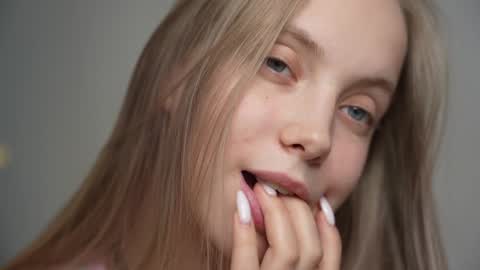  REYNA  my friend   online show from January 16, 2025, 11:26 am