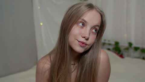  REYNA  my friend   online show from February 7, 2025, 2:37 pm