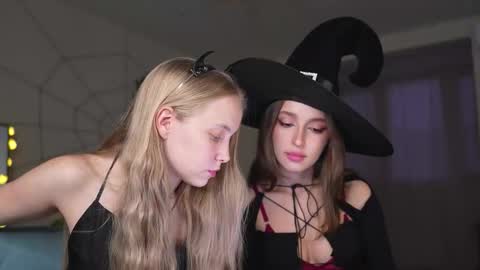  REYNA  my friend   online show from October 31, 2025, 2:29 pm