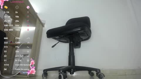 Snapshot of aprhillove chatting on December 13, 2024, 11:02 am Aprhillove online show from December 13, 2024, 11:02 am