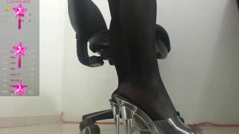 Snapshot of aprhillove chatting on December 17, 2024, 4:34 am Aprhillove online show from December 17, 2024, 4:34 am