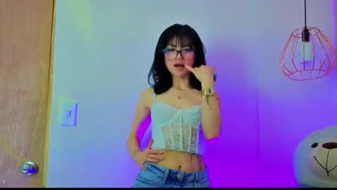 Snapshot of april_bennett chatting on May 9, 2026, 12:10 pm online show from May 9, 2026, 12:10 pm