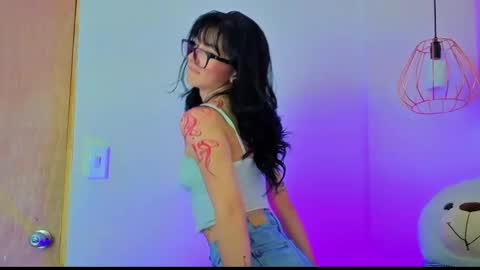 Snapshot of april_bennett chatting on May 22, 2026, 12:00 pm online show from May 22, 2026, 12:00 pm