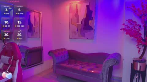 April  online show from November 8, 2025, 3:29 am