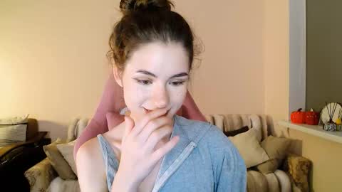 April online show from September 15, 2025, 7:58 pm