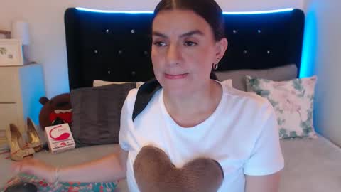 Snapshot of april_harrys chatting on March 5, 2026, 6:48 pm April online show from March 5, 2026, 6:48 pm