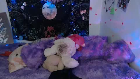 april_l6 online show from December 30, 2024, 6:20 am