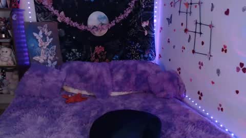 april_l6 online show from March 4, 2025, 5:45 pm