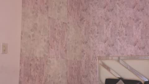 Isabella online show from April 24, 2026, 8:44 pm