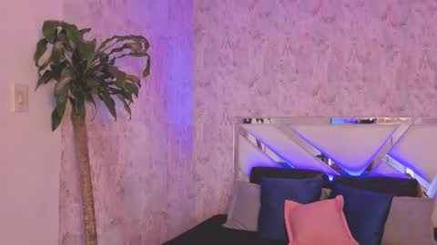 Isabella online show from June 10, 2026, 10:08 pm