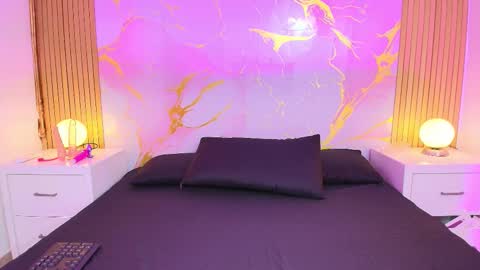 Snapshot of aprillross chatting on January 14, 2026, 11:27 am aprillross online show from January 14, 2026, 11:27 am