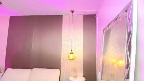 Snapshot of aprillross chatting on January 15, 2026, 11:37 am aprillross online show from January 15, 2026, 11:37 am