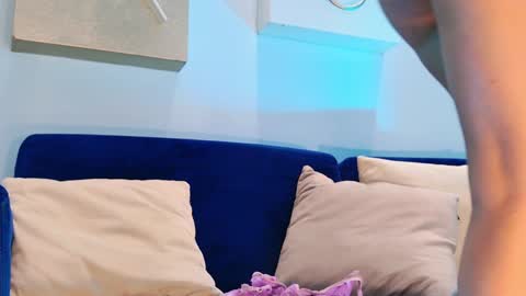  April Rhodes  online show from January 17, 2025, 6:15 am