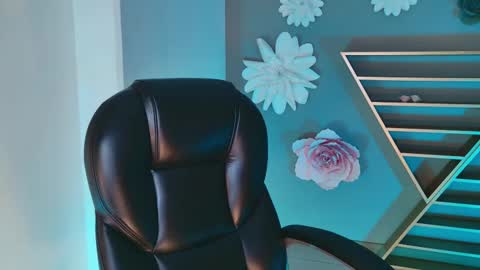  April Rhodes  online show from February 19, 2025, 10:01 am