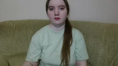 Josefin online show from June 18, 2026, 1:17 am