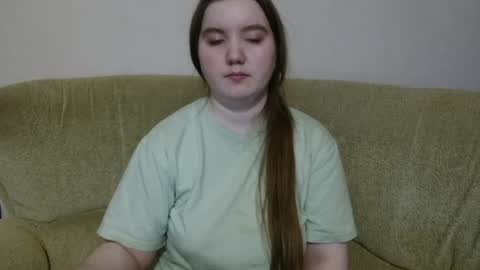 Josefin online show from June 18, 2026, 1:15 pm