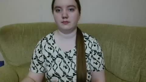 Josefin online show from June 19, 2026, 1:37 pm